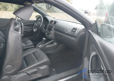 2011 Volkswagen Eos Komfort z USA, uszkodzony, nr VIN WVWBW7AH1BV004441